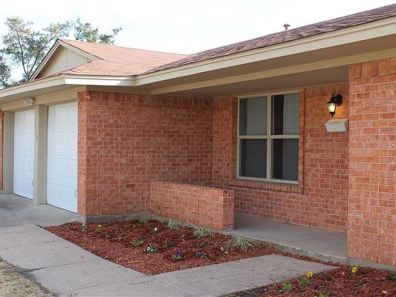 2nd image of 2728 Belhaven Dr