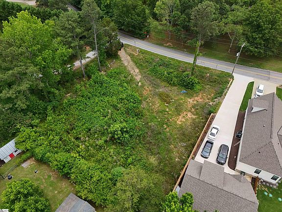 3rd image of 136 McCall Rd