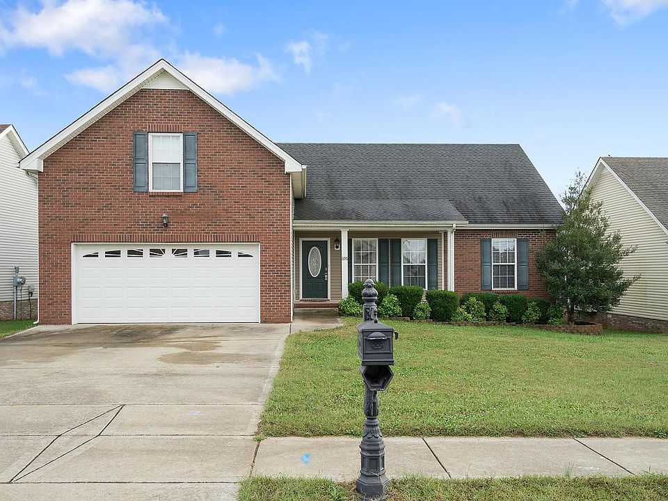 1st image of 696 Foxfield Dr