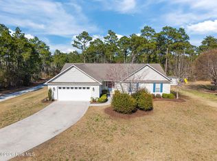 313 Star Hill Dr, Cape Carteret, NC 28584
