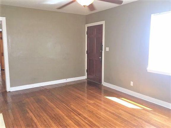 3rd image of 833 SW 26th St