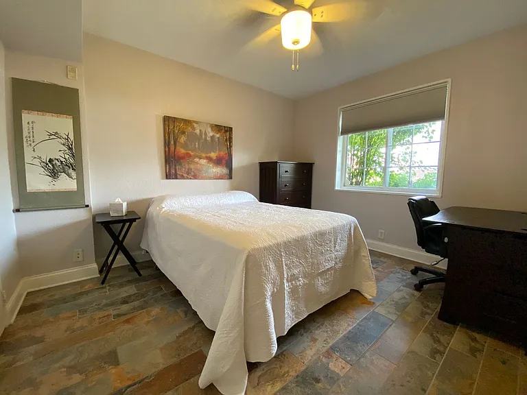 502 Grandview Ct — Photo 6
