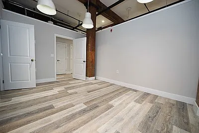 1822 E Glenwood Ave — Photo 4