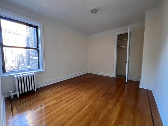 4th image of 69-10 198th St #4