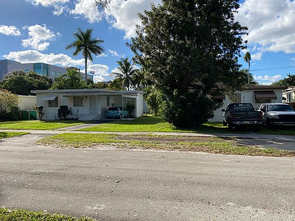 3rd image of 610 De Leon Dr