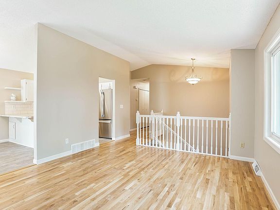 4th image of 564 98th Ln NE