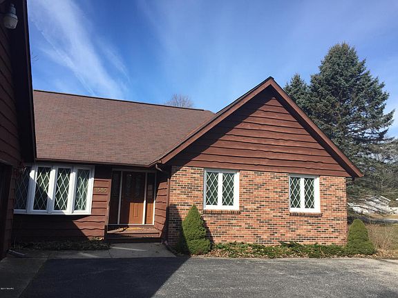 4th image of 1580 Arbor Ln