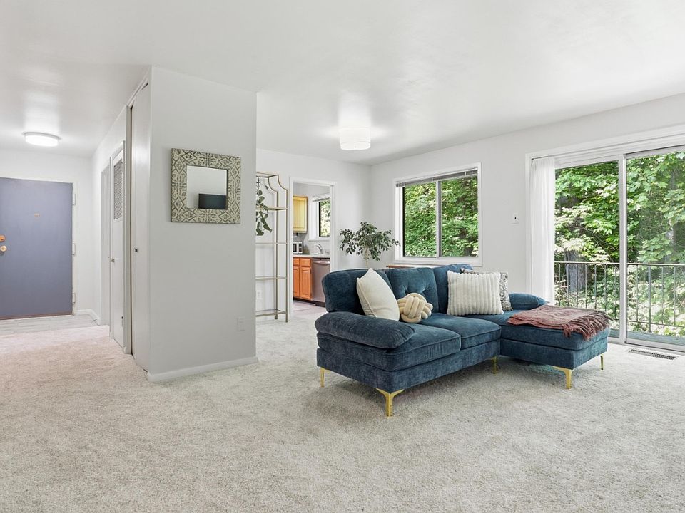 1st image of 10618 Kenilworth Ave APT 203