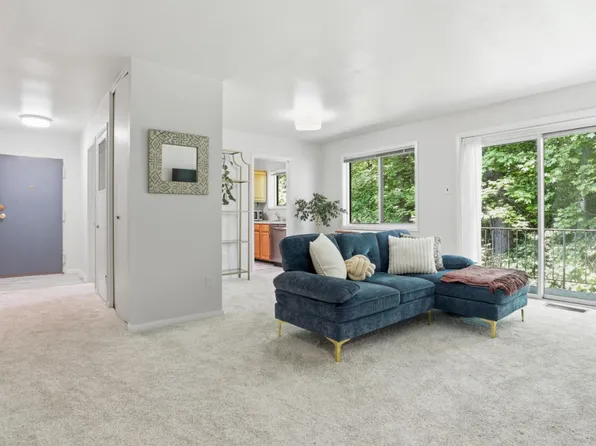 10618 Kenilworth Ave APT 203, Bethesda, MD 20814