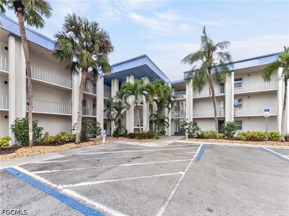 1624 Pine Valley Dr APT 218, Fort Myers, FL 33907