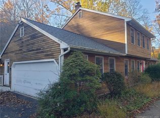 43 Bennetts Bridge Rd, Sandy Hook, CT 06482