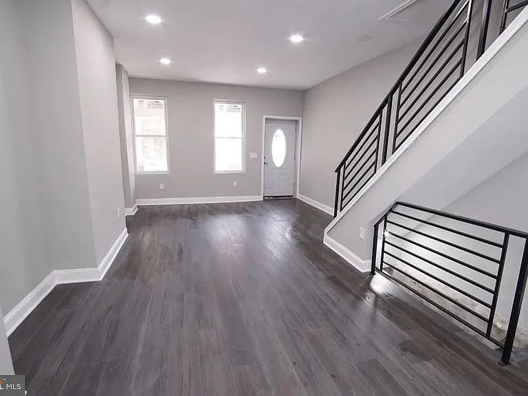 3040 W Berks St — Photo 2