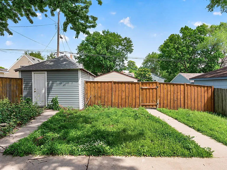 615 Taylor St NE — Photo 11