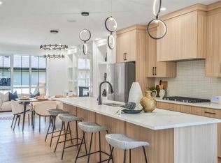 8926 S 34th Ave, Calgary, AB T3B1S2