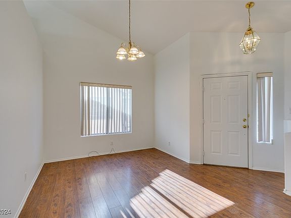 5th image of 4710 Carefree Dr