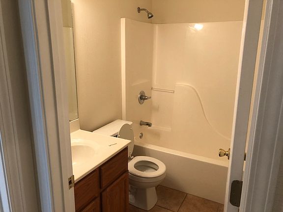 4th image of 430 Marilyn Dr APT E