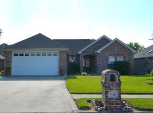 3168 Williamsburg Ln, Port Neches, TX 77651