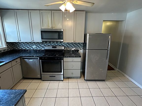 4th image of 8957 Lamon Ave #1N