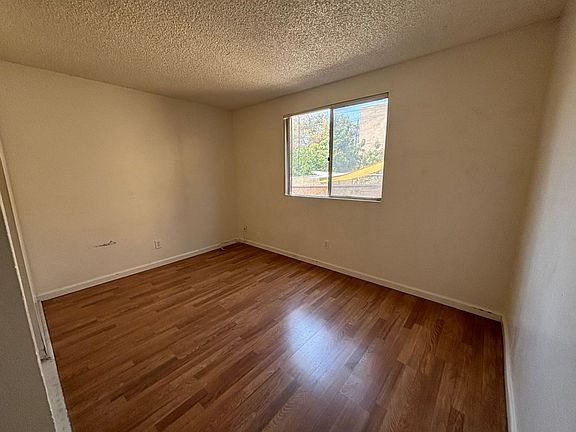 4th image of 3018 44th St APT 3