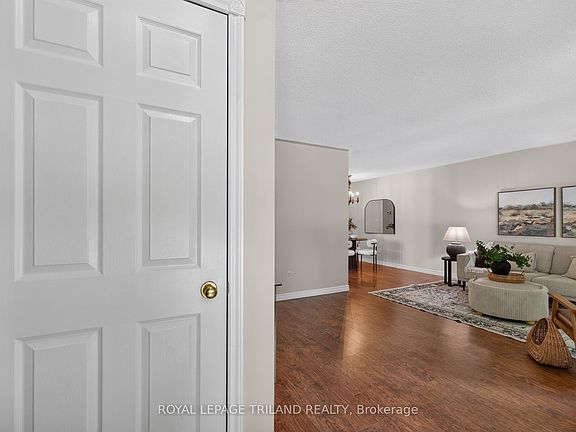 4th image of 7 Fanjoy Dr