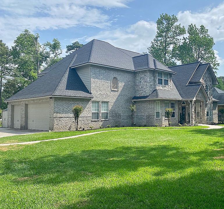 1st image of 10119 Clubhouse Cir