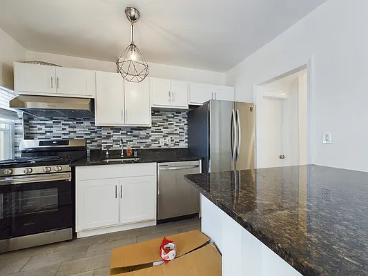 Rented by Bouklis Group | media 21