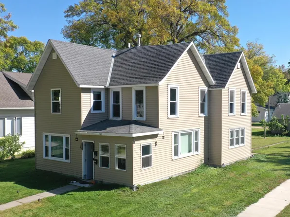 200 E 1st St, Morris, MN 56267