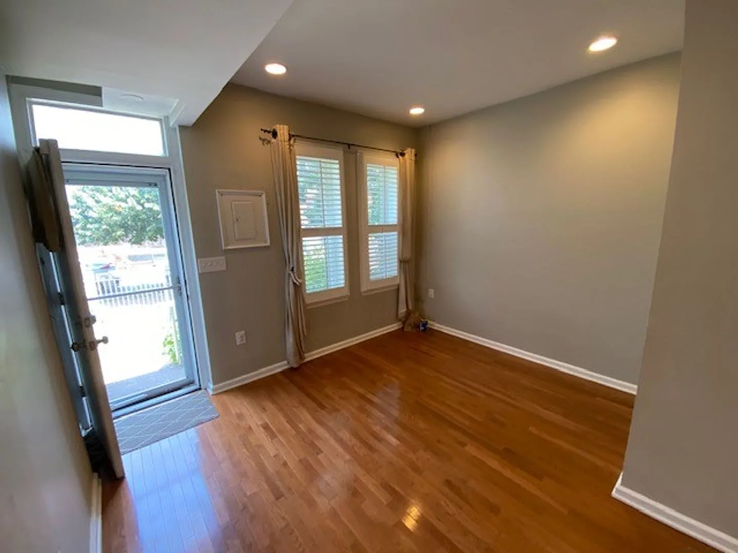 Hit it out of the Park with this 2BR / 1.5BA Rowhouse (Navy Yard & Capitol Riverfront) — Photo 2