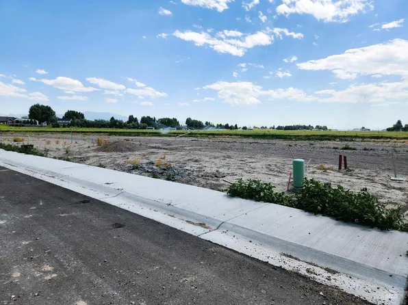 643 Clear Spring St, Burley, ID 83318