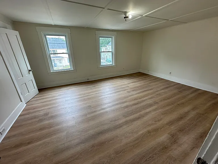 28 Chestnut St — Photo 12