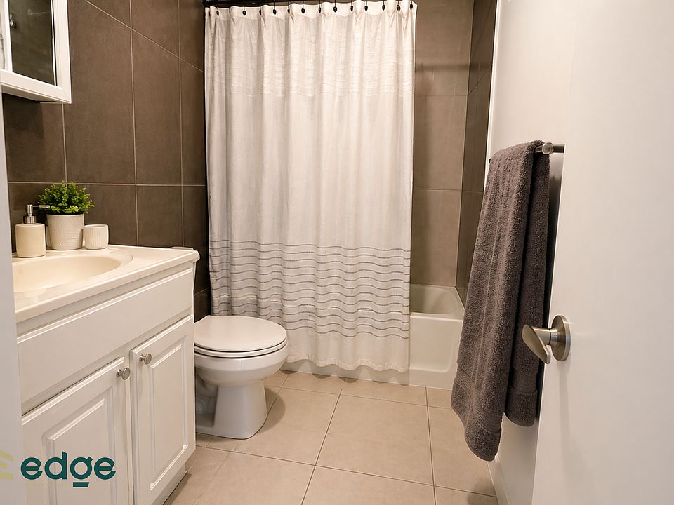 2nd image of 1289 Saint Johns Pl APT 3A