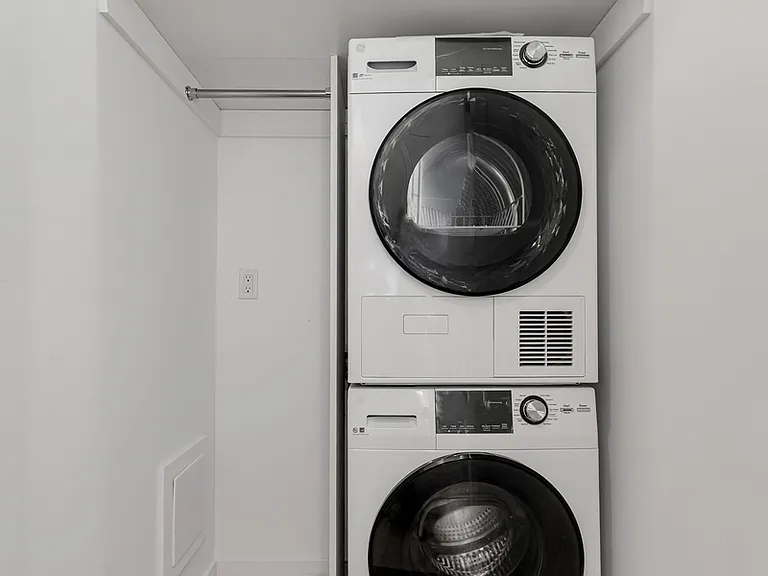 246 E 53rd St #3B — Photo 5