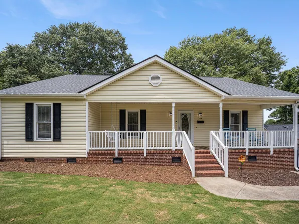 304 S Smith St, Clayton, NC 27520