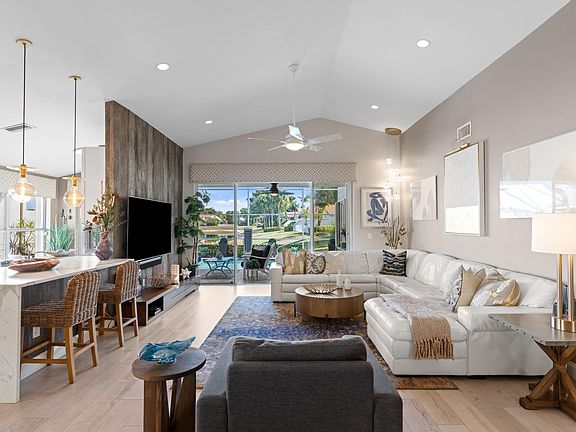 4th image of 22594 Esplanada Drive