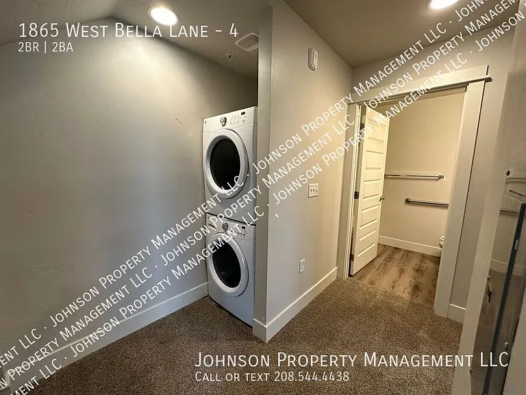1865 W Bella Ln #4 — Photo 8