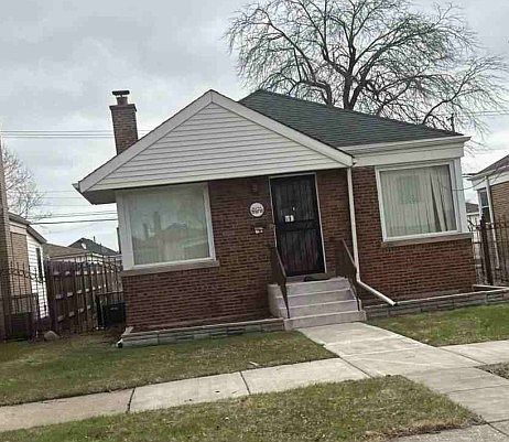 2nd image of 8935 S Cregier Ave