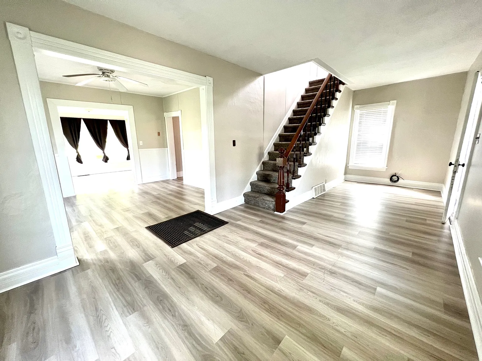 3 bed, 288 sqft, $1,550 — Photo 1
