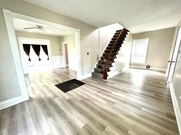 914 3rd St, Brookings, SD 57006