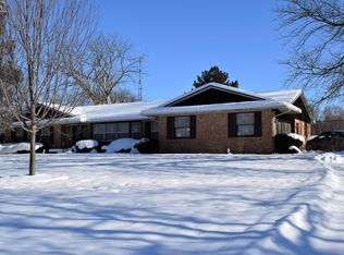 1108 Woodkrest Dr, Flint, MI 48532