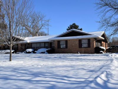 1108 Woodkrest Dr, Flint, MI, 48532