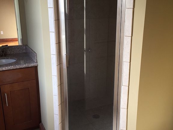 4th image of 441 McAdoo Ave