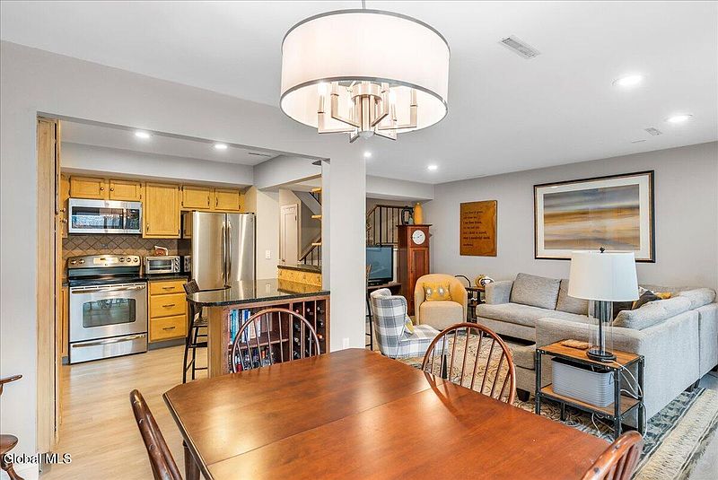 5th image of 642 Top Ridge Drive