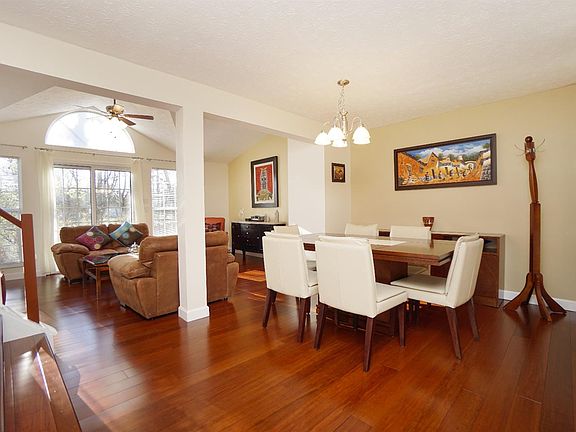 2nd image of 1668 Emerald Glade Ln