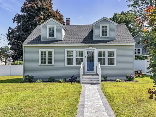 90 Gilbert St, Lawrence, MA 01843