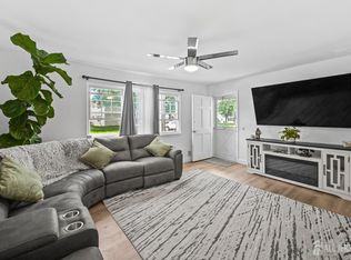 67 Galewood Dr APT B, Matawan, NJ 07747