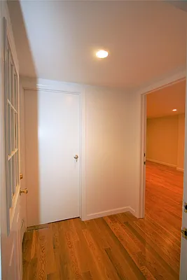 Rented by R New York | media 24