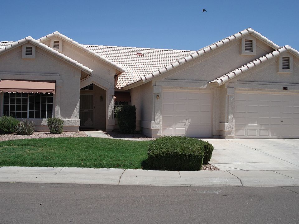 Large lot with 3 Car Garage