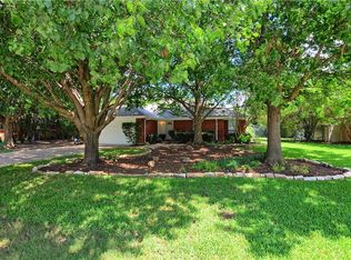 709 Crockett Dr, Burleson, TX 76028
