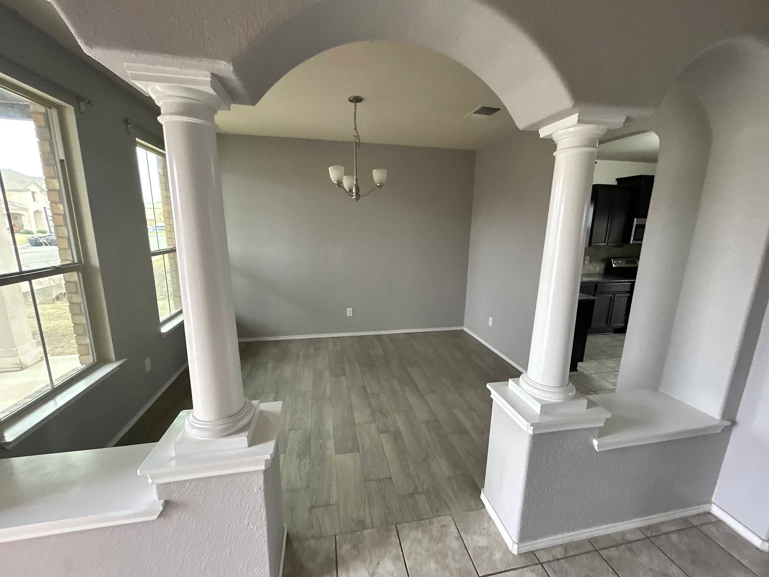 3 bed, 2.5 bath, 2189 sqft, $1,652 — Photo 3