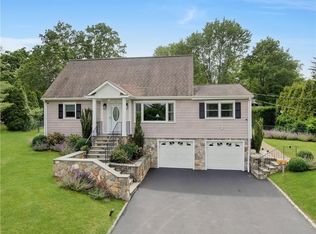 3 Berkley Ln, Rye Brook, NY 10573